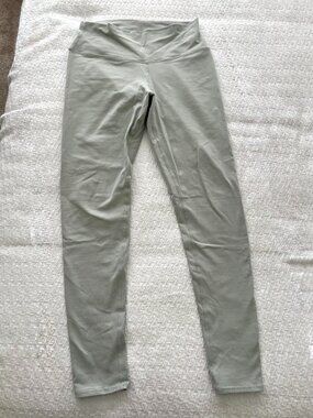 Alo Yoga - Light Sage Green - Leggings - Back Mesh Strip Size L